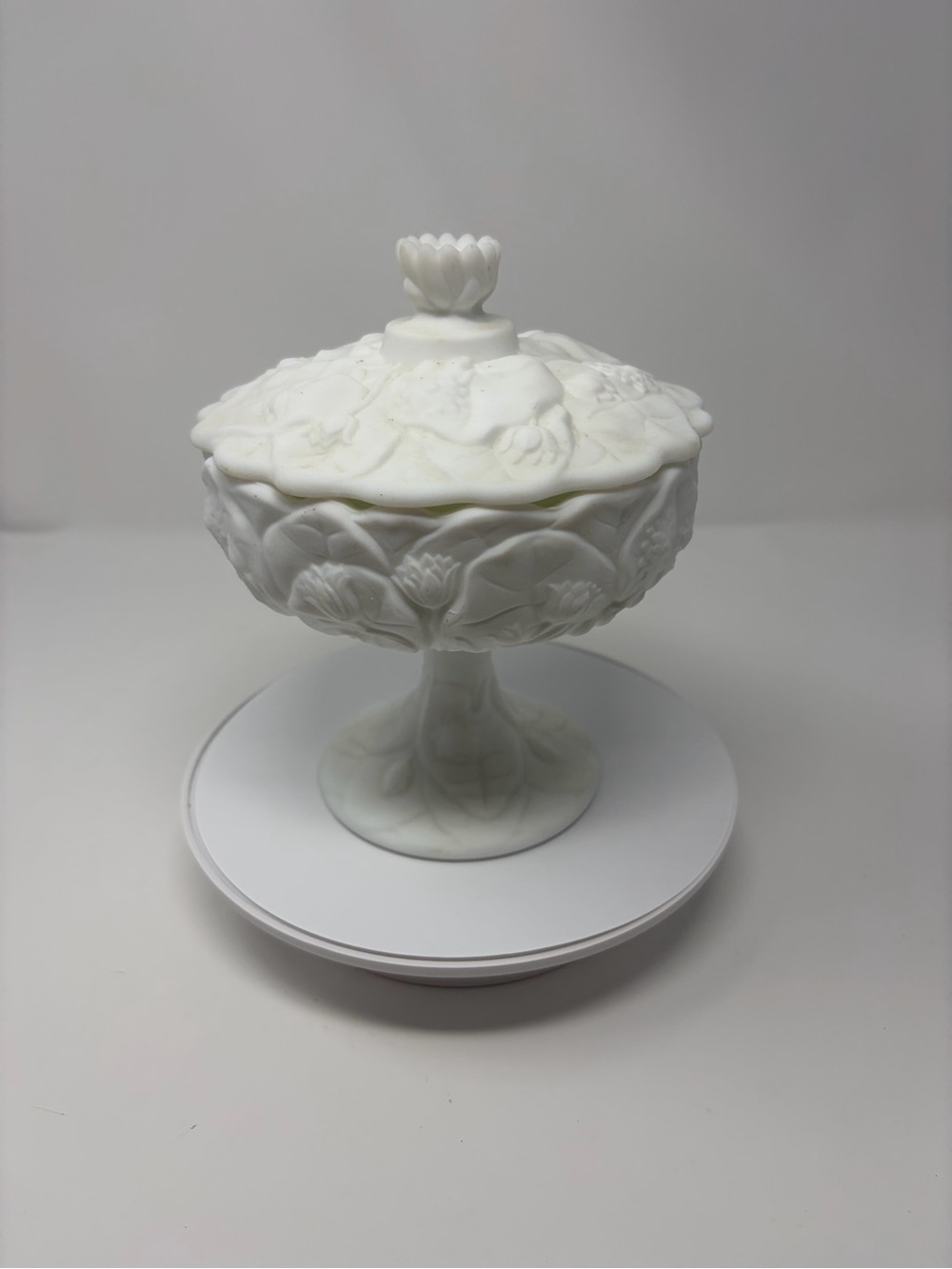 Vtg Fenton Water Lily Custard White Satin Glass Pedestal Compote Candy Dish 7¼